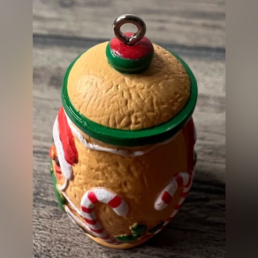 Hallmark NEW 2004 "Cookies Anyone" Cookie Jar Miniature Christmas Ornament - Picture 4 of 6